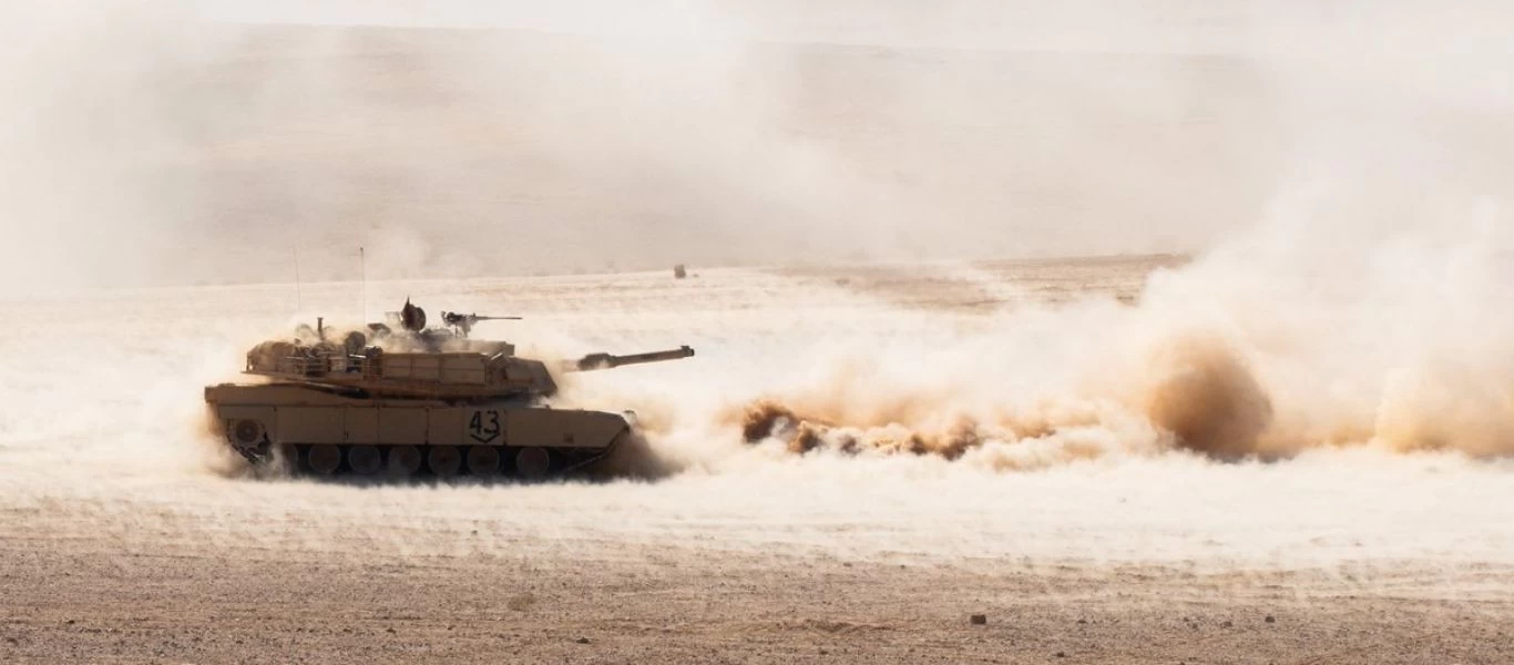 Βίντεο: M1 Abrams εναντίον Bradley